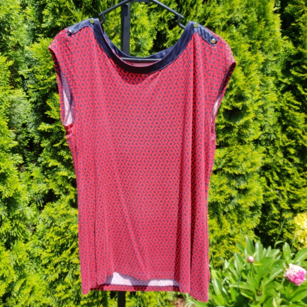 Sleeveless top